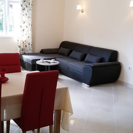 Apartman Viktorija Appartement Vodice Buitenkant foto